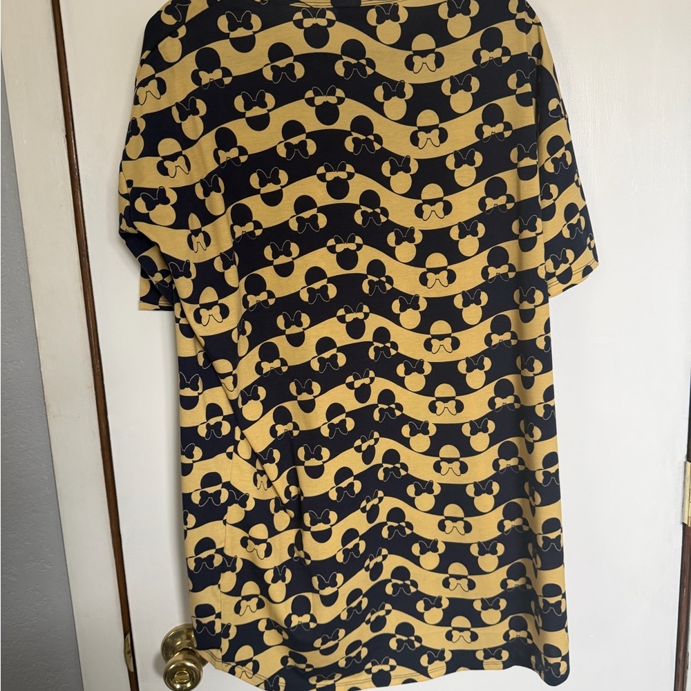 LuLaRoe Black and Gold Patterned Tunic